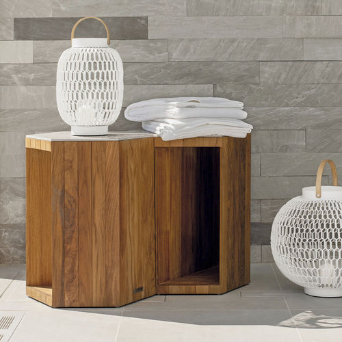 Tavolo d'appoggio contemporaneo - ZETA - Atmosphera - in gres / con supporto in teak / esagonale