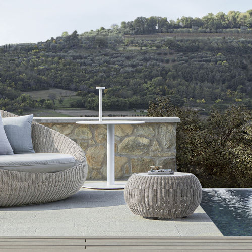Tavolino basso design - TWIGA - Atmosphera - in polietilene / con base in polietilene / rotondo