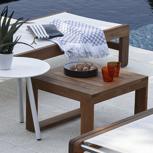 Tavolo d'appoggio contemporaneo - DESERT - Atmosphera - in teak / con supporto in teak / quadrato