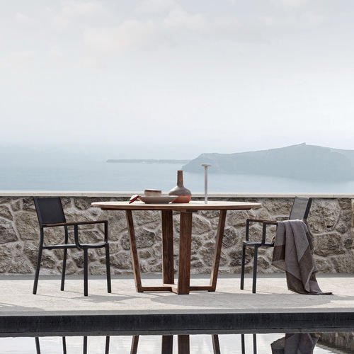Tavolo da pranzo contemporaneo - DESERT - Atmosphera - in teak / con supporto in teak / rotondo