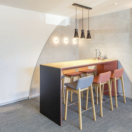 Tavolo alto contemporaneo - WINEA PLUS - WINI Büromöbel Georg Schmidt GmbH & Co. KG - impiallacciato in legno / in melaminico / in tessuto