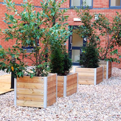 Fioriera in metallo - MEWS  - Street Design - in legno / rettangolare / con panchina integrata