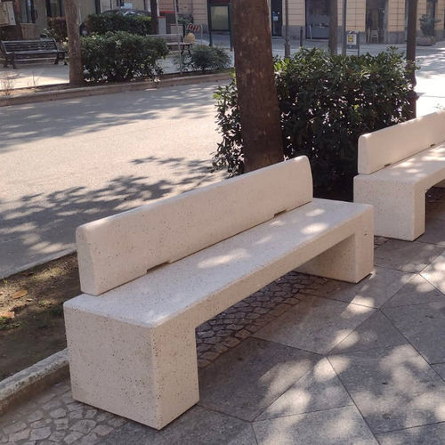 Panca per spazi pubblici contemporanea - ALTHEA - Calzolari - in calcestruzzo / in pietra ricostituita / con schienale