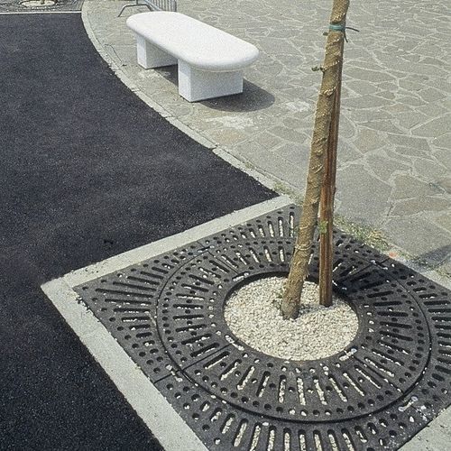 Griglia per alberi rotonda - Calzolari - quadrata / in ghisa