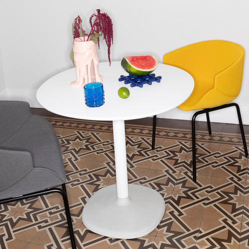 Tavolo da bistrot contemporaneo - FONDA - B-LINE - in laminato / in MDF / con supporto in metallo