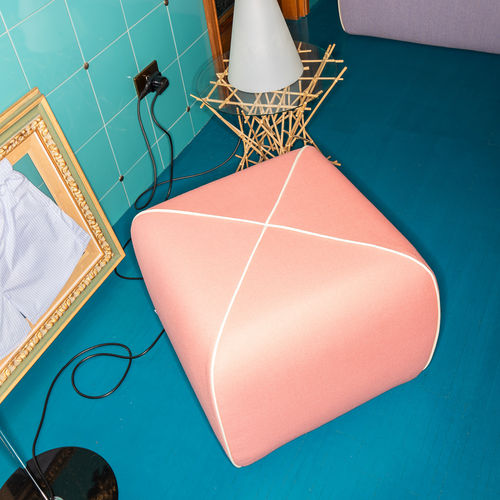 Pouf contemporaneo - CROSSED   - B-LINE - in tessuto / in pelle / quadrato