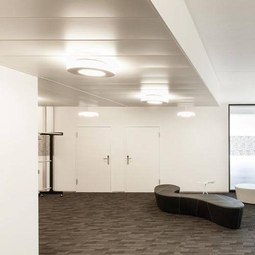 Controsoffitto in alluminio - HQT - Atena spa - in pannelli / a doghe / per ufficio