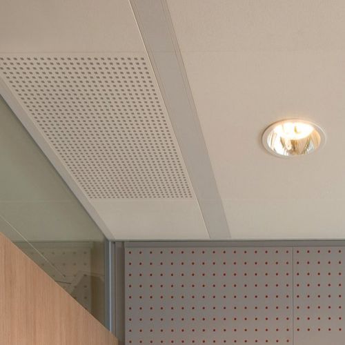 Controsoffitto in alluminio estruso - MULTICHANNEL - Atena spa - in pannelli / per ufficio / da interno