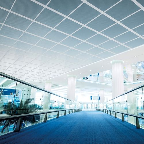 Controsoffitto in acciaio - BANDRASTER | CROSSING T24 - Atena spa - a rete / a quadrotte / per ufficio