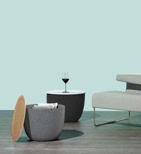 Tavolo d'appoggio contemporaneo - RONDA - pieperconcept - in legno / in PET / con base in materiali riciclati