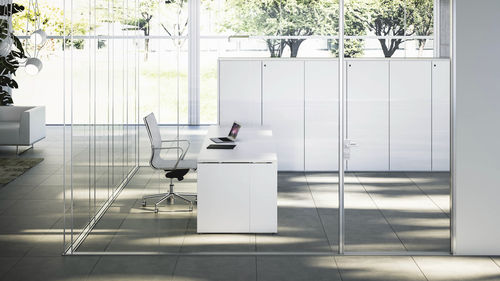 Divisorio per ufficio a pavimento - I-WALLSPACE - Fantoni - in vetro / in alluminio