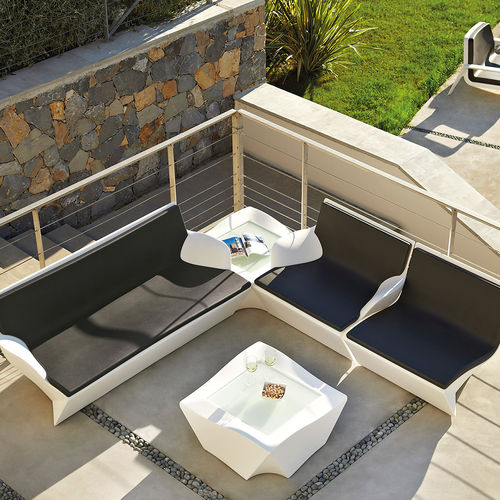 Tavolino basso design originale - KAMI NI - SLIDE - in vetro / in polietilene / modulare