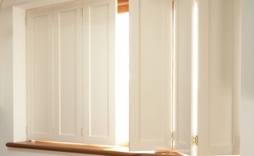 Persiana battente - SOLID - The New England Shutter Company - in legno / per finestra