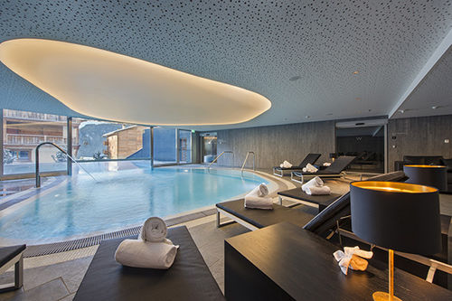 Piscina per hotel - HOTEL W VERBIER - PISCINES CARRE BLEU - interrata / in calcestruzzo
