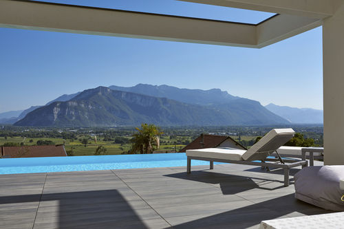 Piscina a straripamento - CERALP GRENOBLE - PISCINES CARRE BLEU - da esterno / interrata / in calcestruzzo