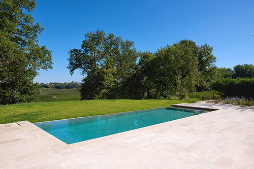 Piscina a straripamento - VERT D'EAU PERIGUEUX - PISCINES CARRE BLEU - su misura / da esterno / interrata