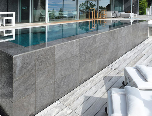 Piscina a straripamento - PISCINE MIROIR CARRELAGE SEMI-ENTERREE SUISSE - PISCINES CARRE BLEU - su misura / da esterno / seminterrata