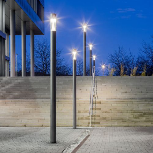 Colonna luminosa contemporanea - CONSTELA  - TRILUX France S.A.S - in alluminio estruso / LED / da esterno
