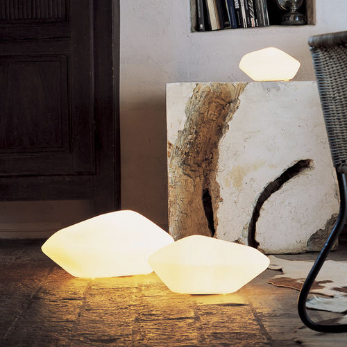 Lampada da pavimento - STONES - Oluce - in vetro soffiato / in polietilene / contemporanea
