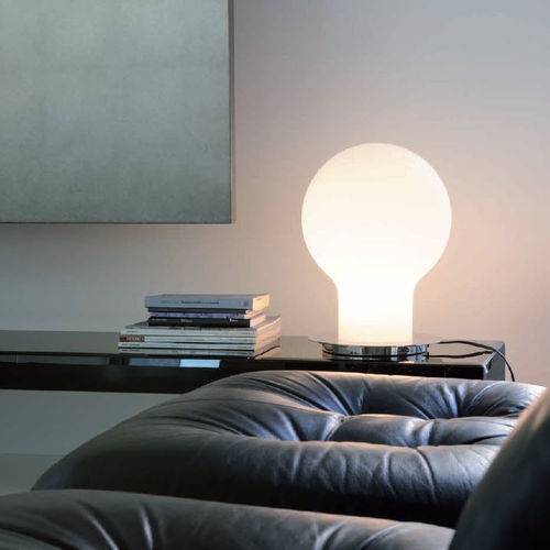 Lampada da tavolo - DENQ - Oluce - in metallo / in vetro soffiato / contemporanea