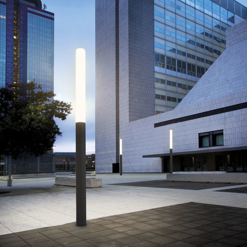 Colonna luminosa contemporanea - CIGARETTE - Simes - in alluminio estruso / in policarbonato / LED