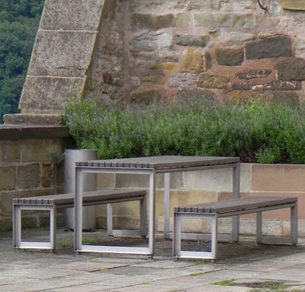 Panca da giardino contemporanea - QUADRATONE T - LECCOR Leuchten GmbH - in legno / in acciaio inossidabile / senza schienale