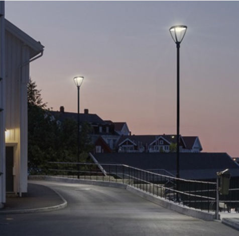 Lampione urbano - STORY - AEC Illuminazione - contemporaneo / in ghisa di alluminio / con diffusore in vetro temprato