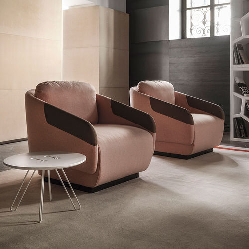 Poltrona contemporanea - WORN  - CASAMANIA HORM - in tessuto / in pelle / in legno compensato