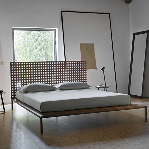 Letto matrimoniale - TWINE - CASAMANIA HORM - contemporaneo / con testiera / in legno massiccio