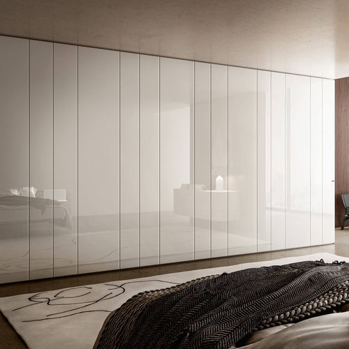 Armadio con fissaggio a muro - N.O.W  - LAGO - contemporaneo / in legno laccato / in vetro