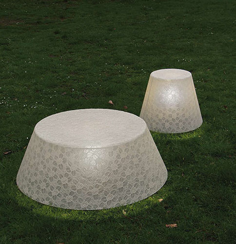Lampada da pavimento - RICAMI - Antonangeli Illuminazione . - in metallo verniciato / in fibra di vetro / contemporanea