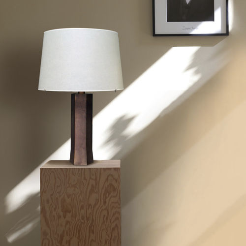 Lampada da tavolo - MASTER AC02 : AX015 - Axis 71ba - in bronzo / contemporanea / con cavo