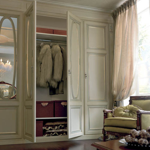 Armadio con fissaggio a muro - SUNDAY MORNING - MARTINI MOBILI - classico / in legno laccato / con ante battenti