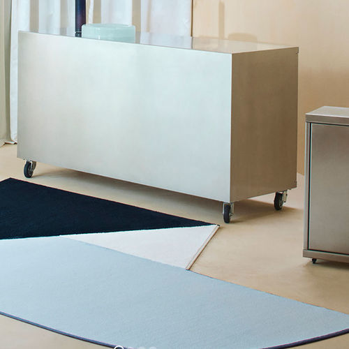 Tappeto contemporaneo - APEX  - BESANA MOQUETTE - con motivi geometrici / triangolare / pelo raso