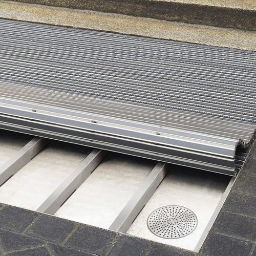 Tappeto d'ingresso per edifici pubblici - 5022 CN+ - emco Bautechnik GmbH - per edificio / in polipropilene / in acciaio inossidabile