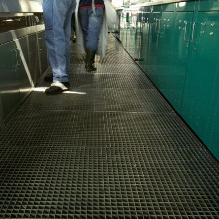 Grigliato in acciaio galvanizzato - SELF-COLOUR - GRIDIRON S.P.A. - Unipersonale - per passerella / per passerella industriale / antiscivolo