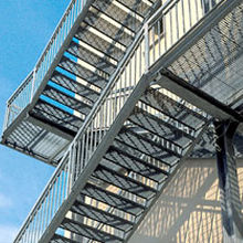 Gradino in lamiera - STAIRTREADS - GRIDIRON S.P.A. - Unipersonale - antiscivolo / in griglia