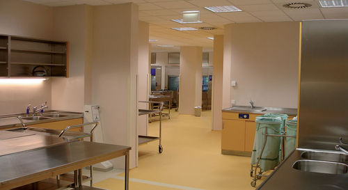 Pavimento epossidico - BASIC PHARMATEC ESD - IPM ITALIA - per ospedale / lucido / aspetto cemento
