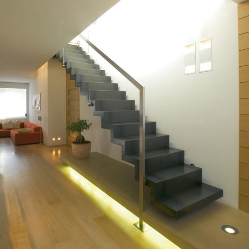 Scala dritta - A 211 - METALL CONCEPT - con gradini in metallo / con struttura in metallo / per uso residenziale