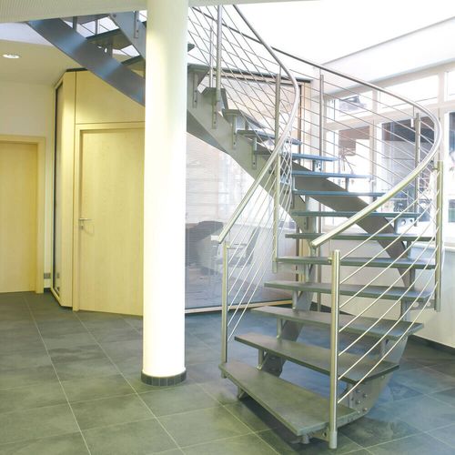 Scala curva - B 404 - METALL CONCEPT - con gradini in pietra / con struttura in metallo / professionale