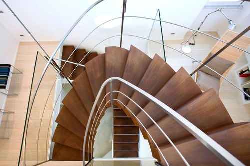 Scala curva - B-424 - METALL CONCEPT - con gradini in legno / con struttura in metallo / per uso residenziale