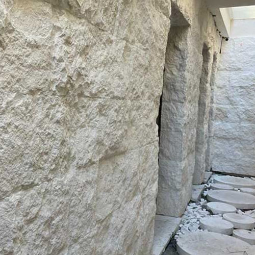 Rivestimento murale da esterno - BIANCO CAVE - per interni / in pietra naturale / testurizzato