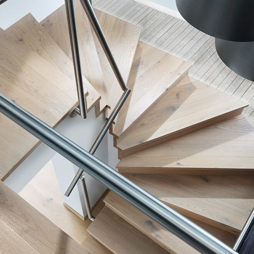Scala a chiocciola - tilo GmbH - con gradini in legno / in legno / per uso residenziale