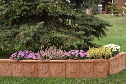 Bordura da giardino - TULIPANO - FORNACE BALLATORE GIUSEPPE - in terracotta / lineare