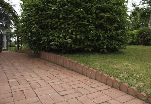 Bordura da giardino - RIVAROSSA - FORNACE BALLATORE GIUSEPPE - in terracotta / ad arco