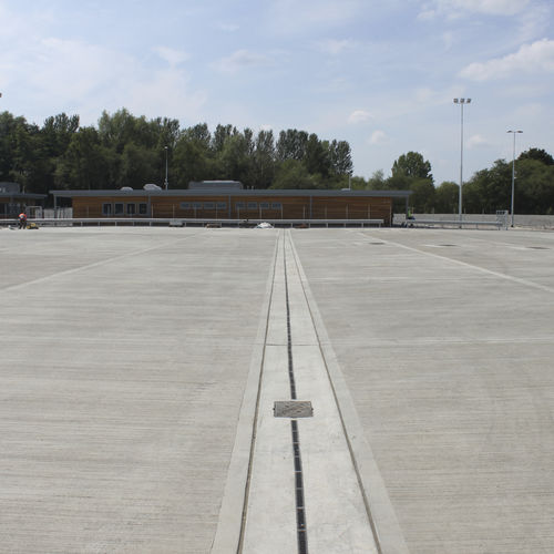 Canaletta a fessura centrale - RECYFIX HICAP F - HAURATON - in composito / in polipropilene / griglia in ferro