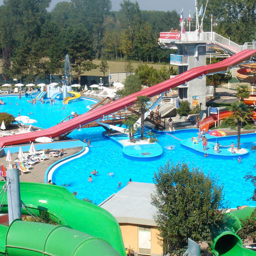 Scivolo dritto - KAMIKAZE - TECNOPISCINE INTERNATIONAL - per parco acquatico / ad alta velocità