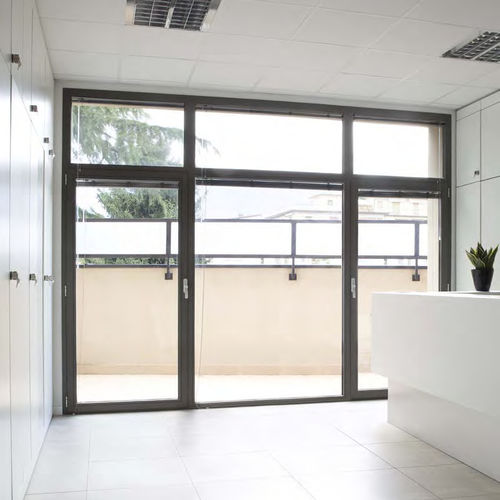 Porta finestra battente - FLAT LINE - CIPRIANI SERRAMENTI - in alluminio / con tenda veneziana integrata