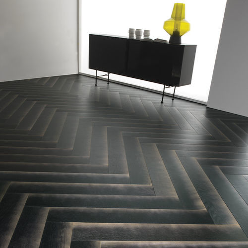 Parquet multistrato - Black Shadow - BERTI PAVIMENTI LEGNO - in legno / in rovere / a spina di pesce