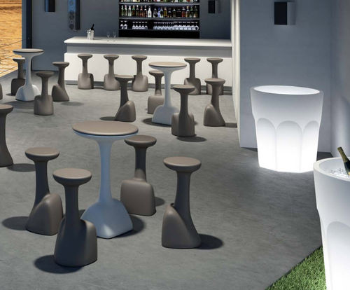 Tavolo alto contemporaneo - ARMILLARIA - PLUSt COLLECTION - in polietilene / con base in polietilene / con base centrale